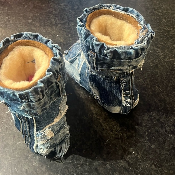 NWOT Kids BearPaw Denim Boots - Picture 3 of 7